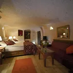 Takaev Cave House Hotel 2*