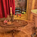 Takaev Cave House Hotel 2*