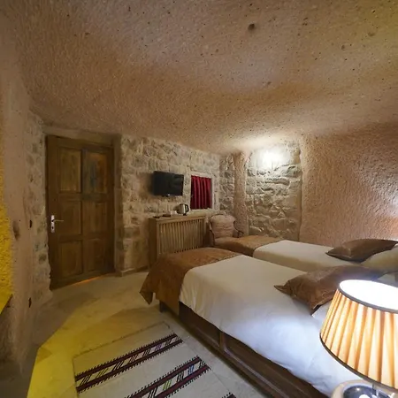 Otel Takaev Cave House 2*