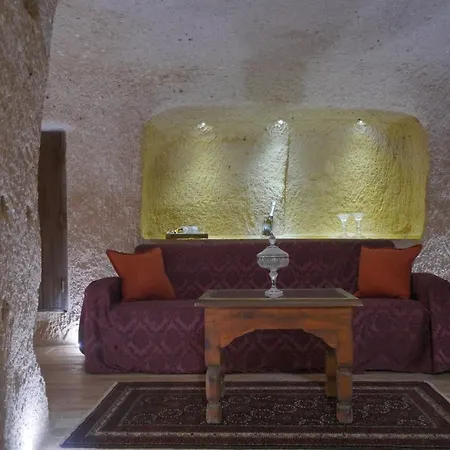 Takaev Cave House מלון אוצ'יסר