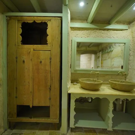 Takaev Cave House 2* أُتْشيسار
