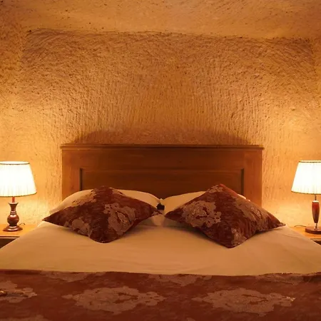 فندق Takaev Cave House 2*