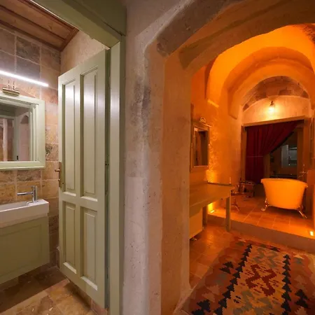 فندق Takaev Cave House