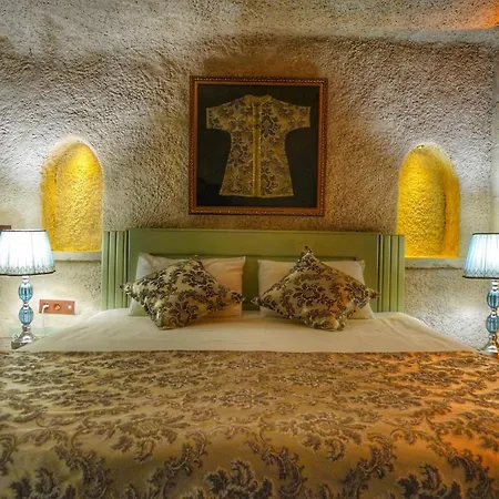 فندق Takaev Cave House 2*