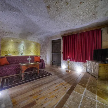 Takaev Cave House מלון 2*