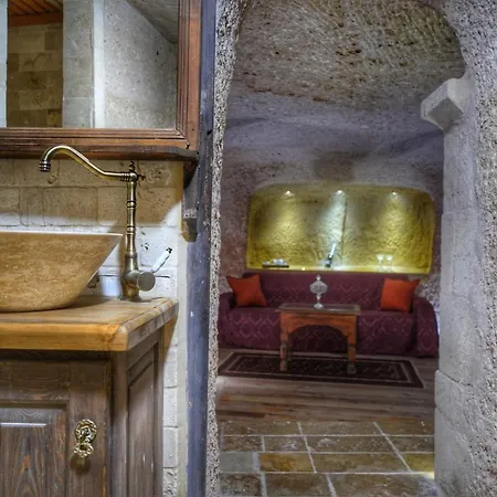 Takaev Cave House أُتْشيسار