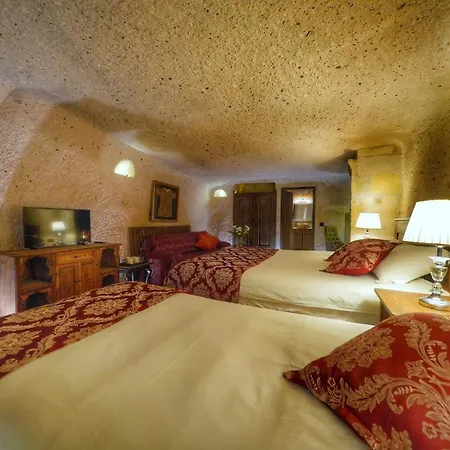 Takaev Cave House فندق أُتْشيسار