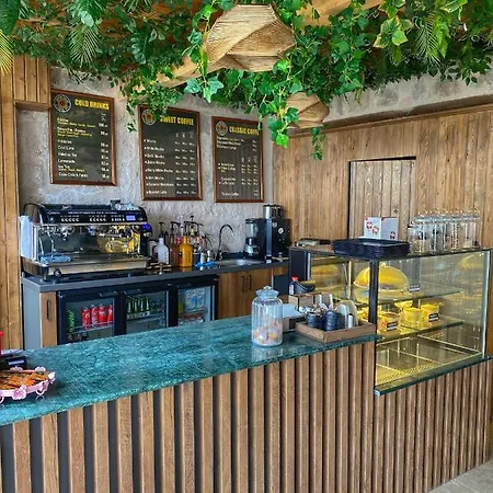 מלון Takaev Cave House אוצ'יסר
