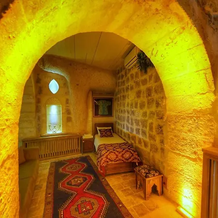 Takaev Cave House Otel 2*