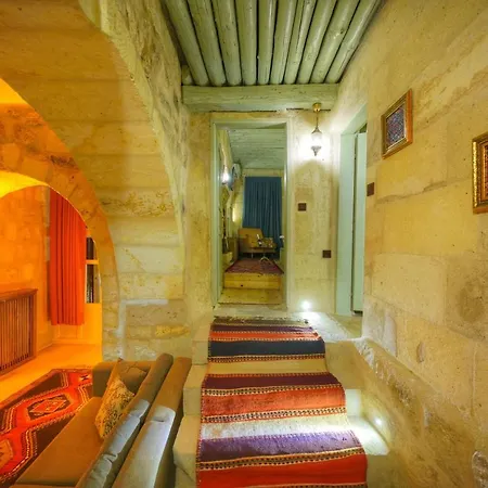 Otel Takaev Cave House 2*