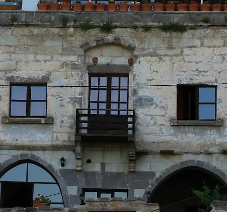 Takaev Cave House فندق أُتْشيسار