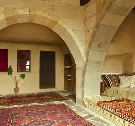 Takaev Cave House فندق 2*