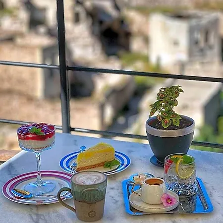 Takaev Cave House Hotel 2*