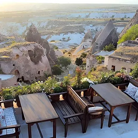 Takaev Cave House Hotel 2*