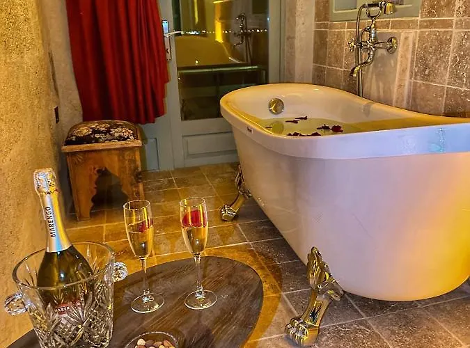 Takaev Cave House Üçhisar