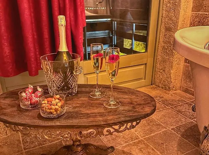 Takaev Cave House Hotel 2*