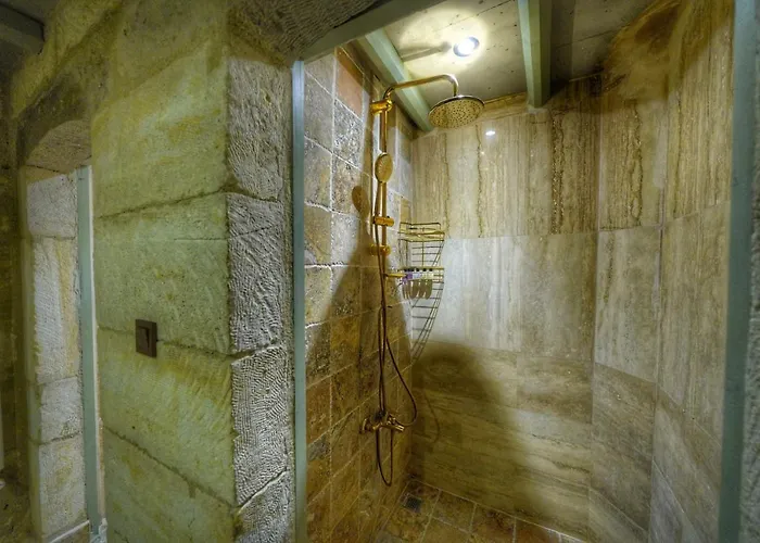 Takaev Cave House Hotel 2*