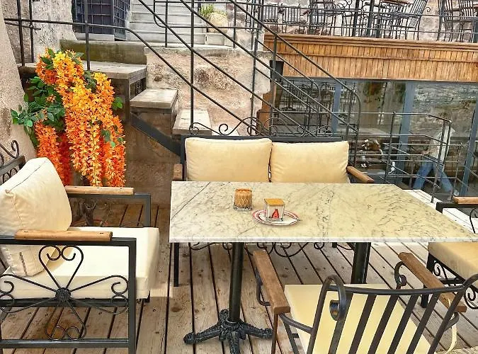 Takaev Cave House 2*